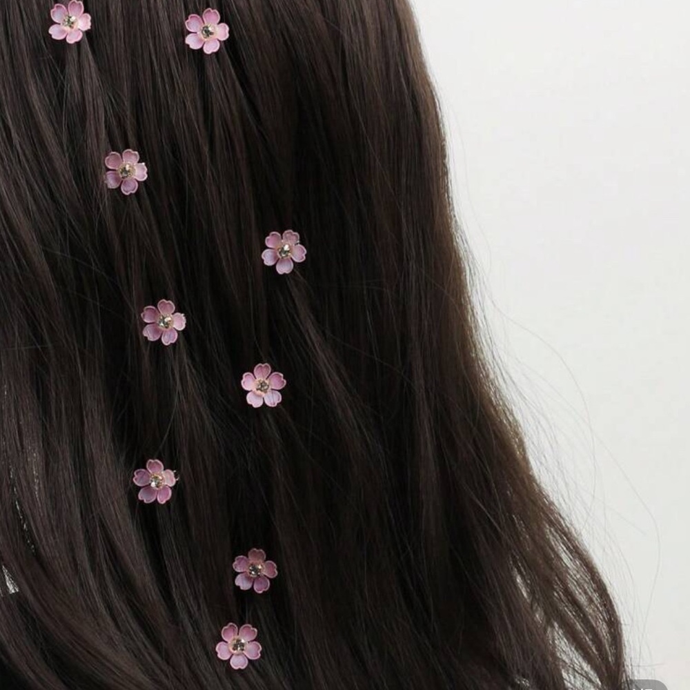 SHEIN Pink Blossom Hair Clips